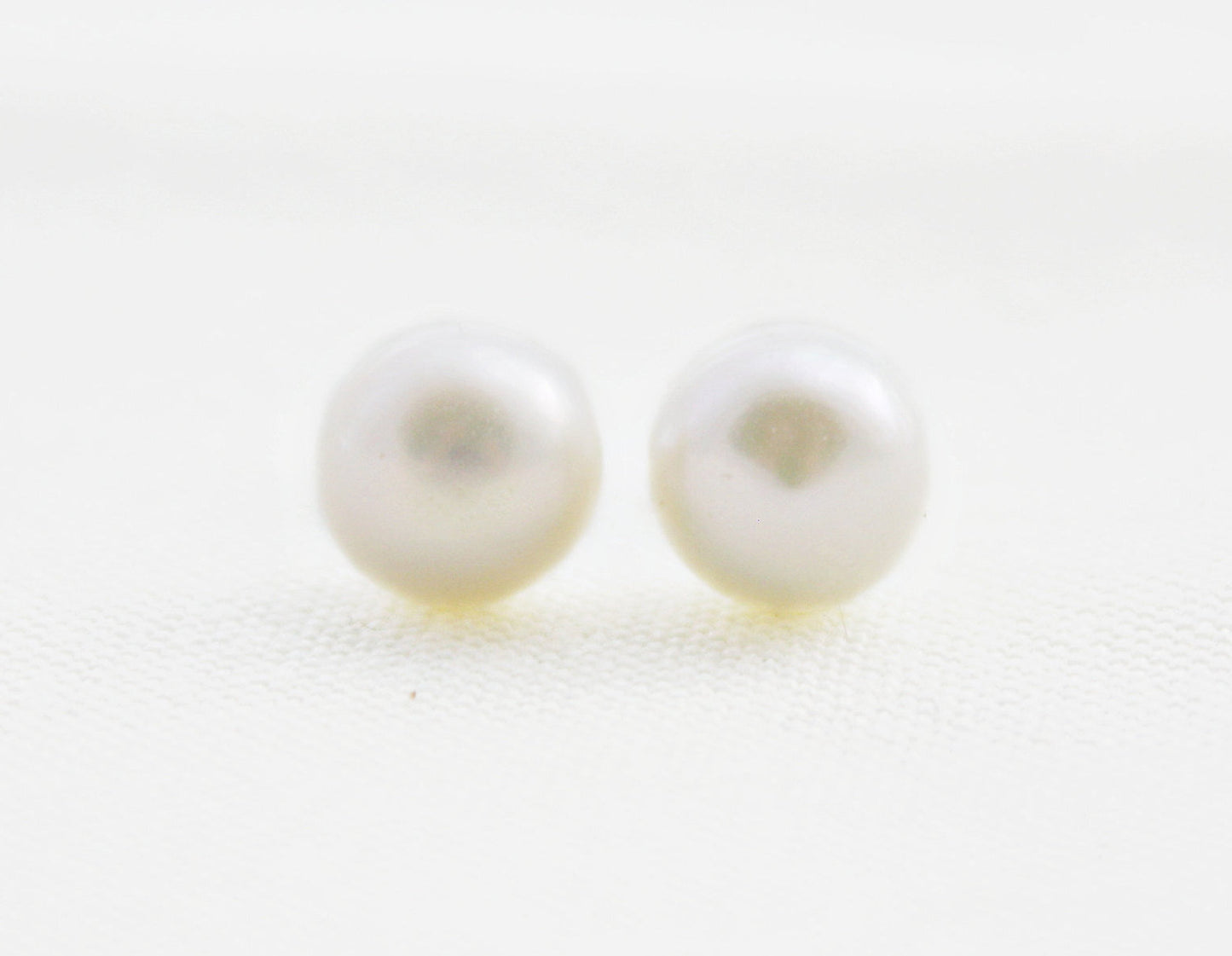 Classic Freshwater Pearl Studs