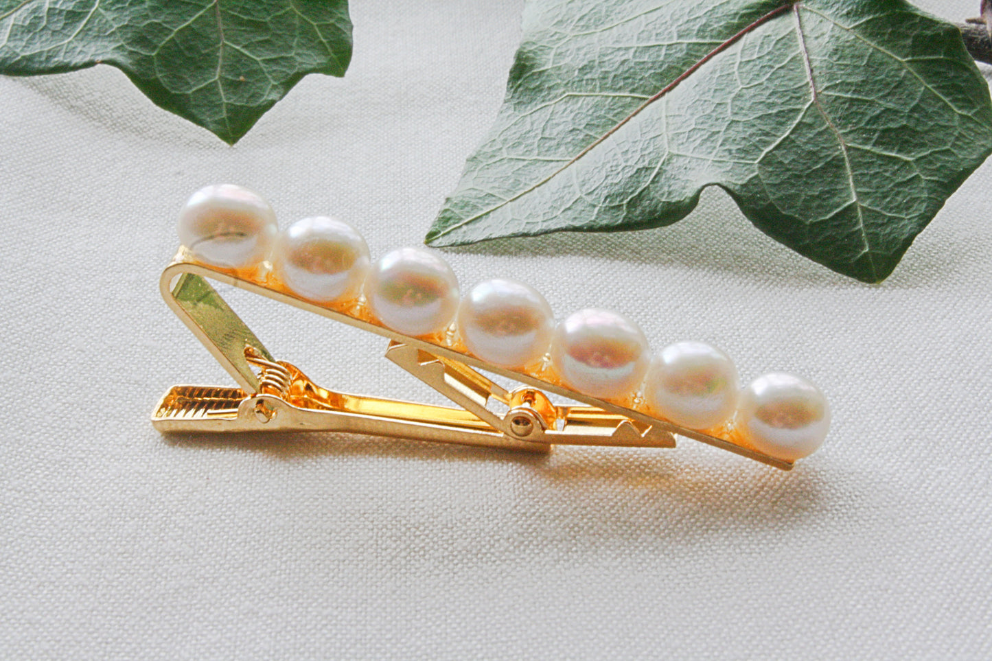Classic White Pearl Tie Clip