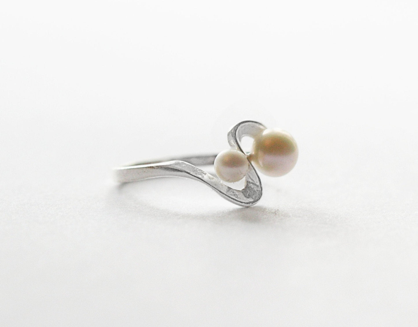 Asymmetric Saltwater Pearl Ring