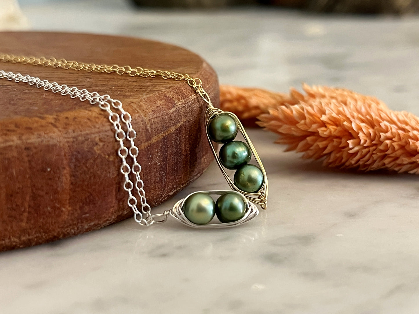 Peas in a Pod Charm Necklace, Dainty Pea Pod Jewelry, 14k Gold or Sterling Silver Pea Pod Necklace, Customizable Single Pea Pod Necklace