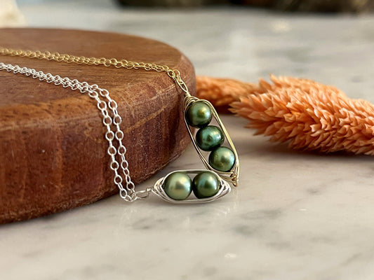 Peas in a Pod Charm Necklace, Dainty Pea Pod Jewelry, 14k Gold or Sterling Silver Pea Pod Necklace, Customizable Single Pea Pod Necklace
