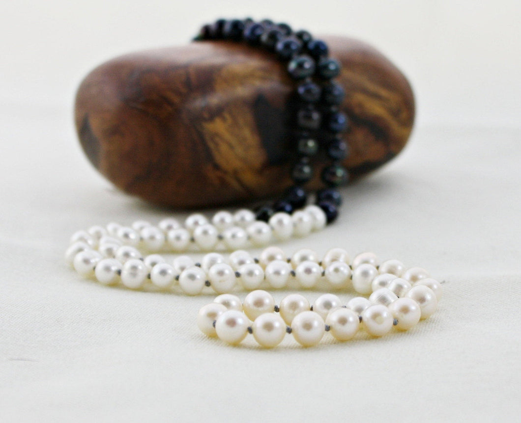 Colorblock Necklace, Black and White Pearl Necklace, Black Tie Necklace, Knotted Necklace, Modern Pearl Necklace, Cultured Freshwater Pearls