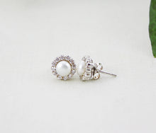 Load image into Gallery viewer, Classic Halo Pearl Studs
