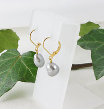 Load image into Gallery viewer, Gray Pearl Earrings, Grey Drop Earrings, Gray Bridesmaid Earrings, Grey Wedding Earrings, Silver Wedding Earrings, Baroque Freshwater Pearls
