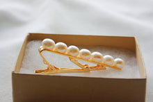 Load image into Gallery viewer, Classic White Pearl Tie Clip

